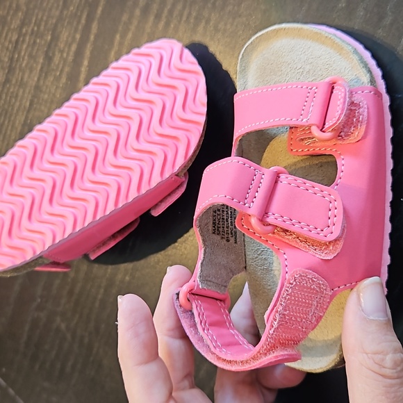 *PM Editor's Pick* AS NEW infant size 6 M&S pink velcro sandals, summer shoes - Picture 4 of 12
